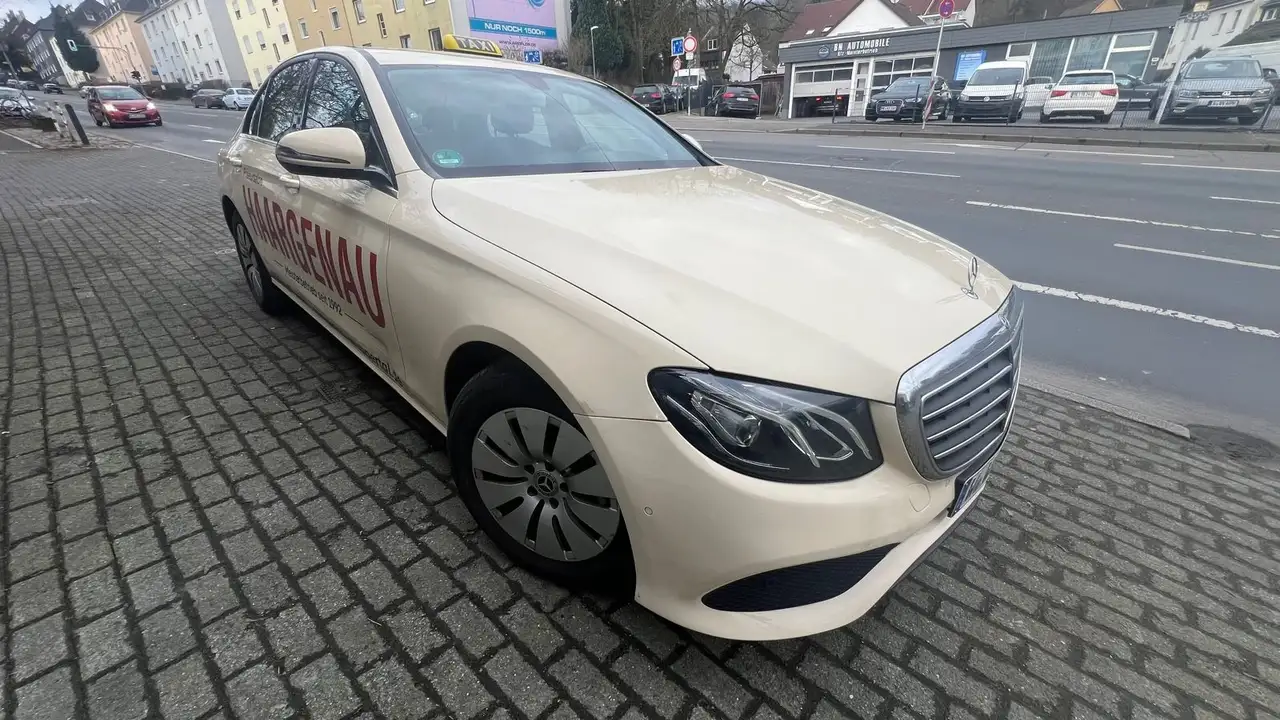 Mercedes-Benz E 200