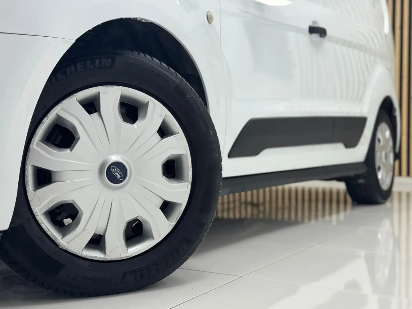 Ford Connect Comercial FT 200 Van L1 Trend 75 Blanc - 2