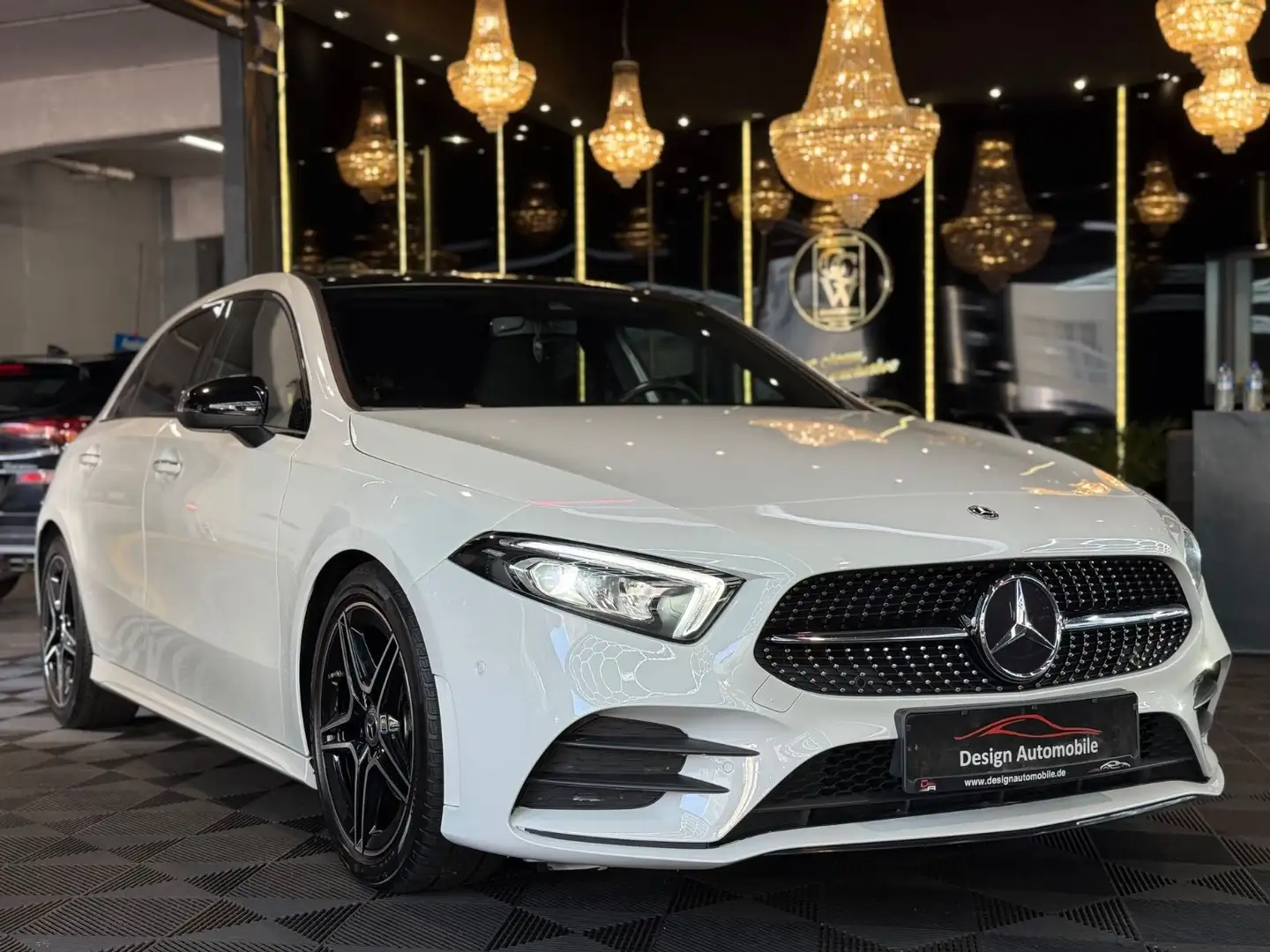 Mercedes-Benz A 200 D 8G-DCT AMG LINE*PANO/KEYLESS/KAMERA/TEMP Weiß - 2