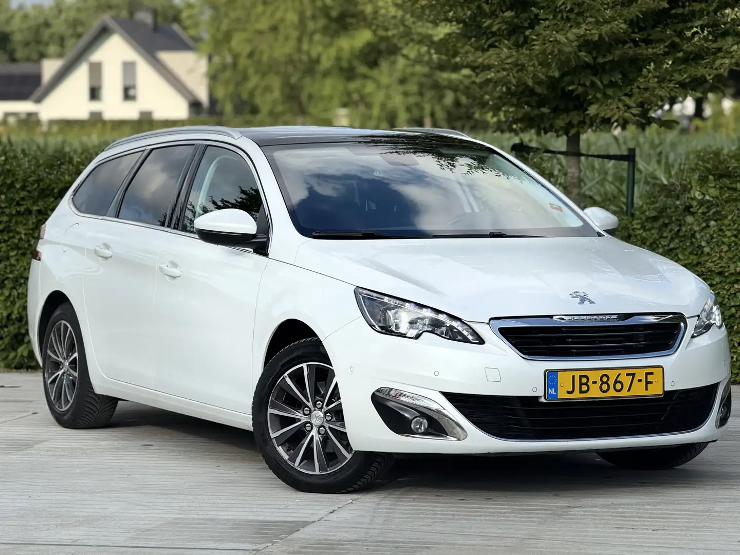 Peugeot 308 1.2 PureT.Blue L. Pr/Trekhaak/Navi/Pano/Lmv/Nap/ Wit - 2