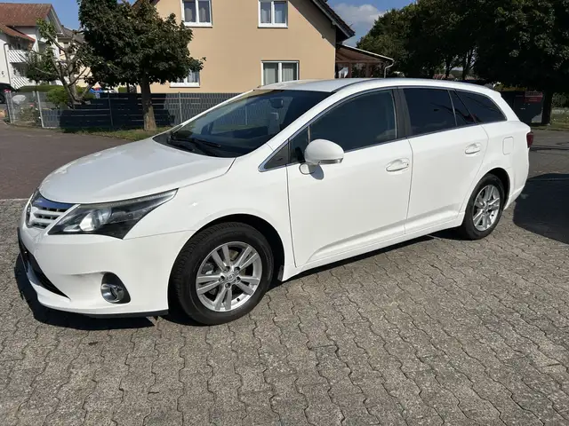 Toyota Avensis Life