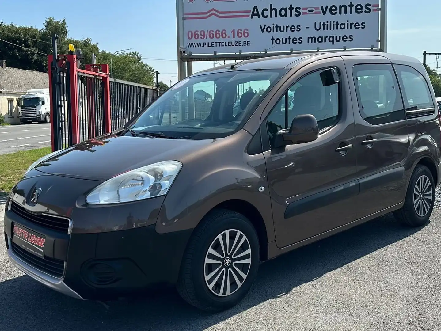 Peugeot Partner 1.6i L1H1 Confort 120 CLIM Bronce - 2