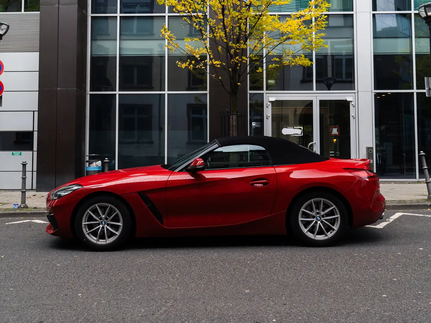 BMW Z4 Z4 sDrive20i Aut. Advantage Красный - 1