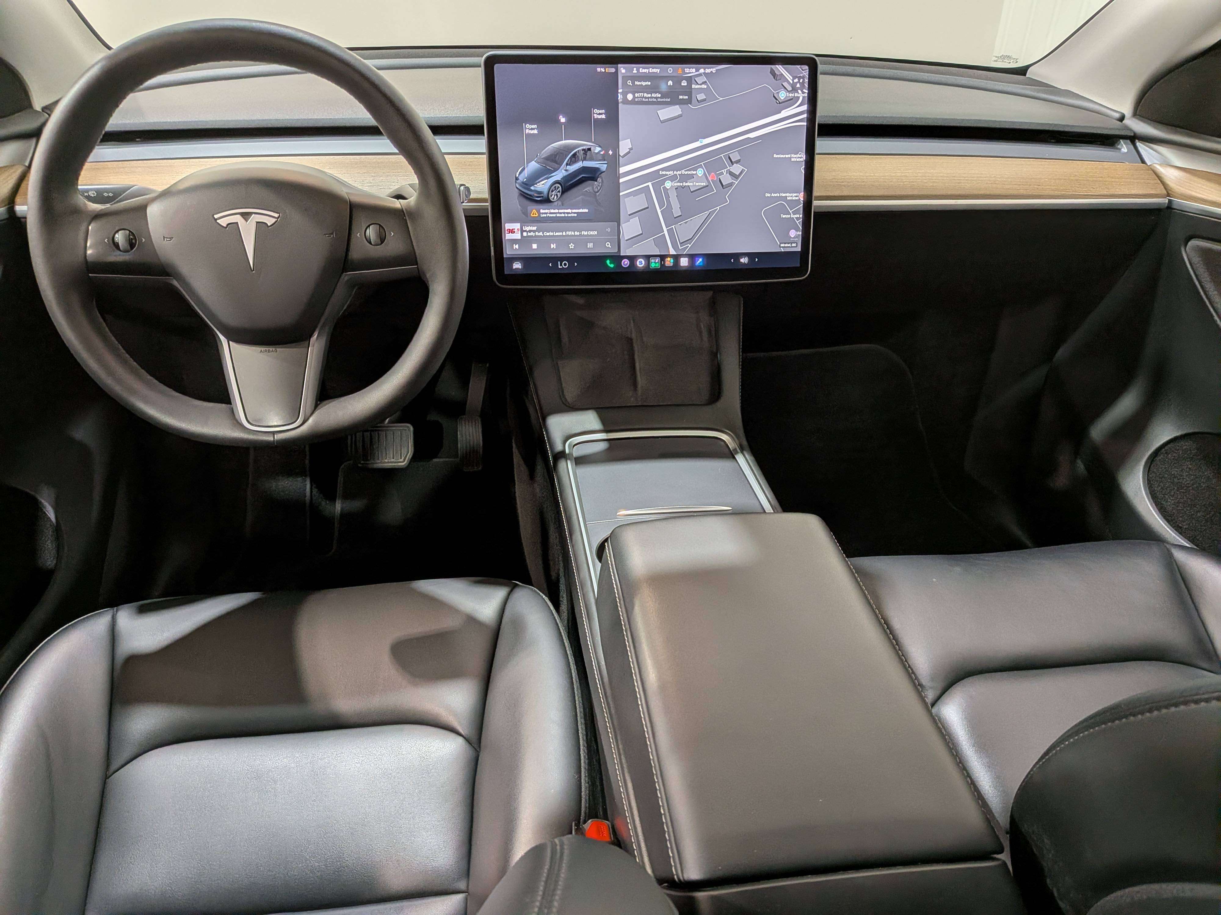 Tesla Model Y 2024