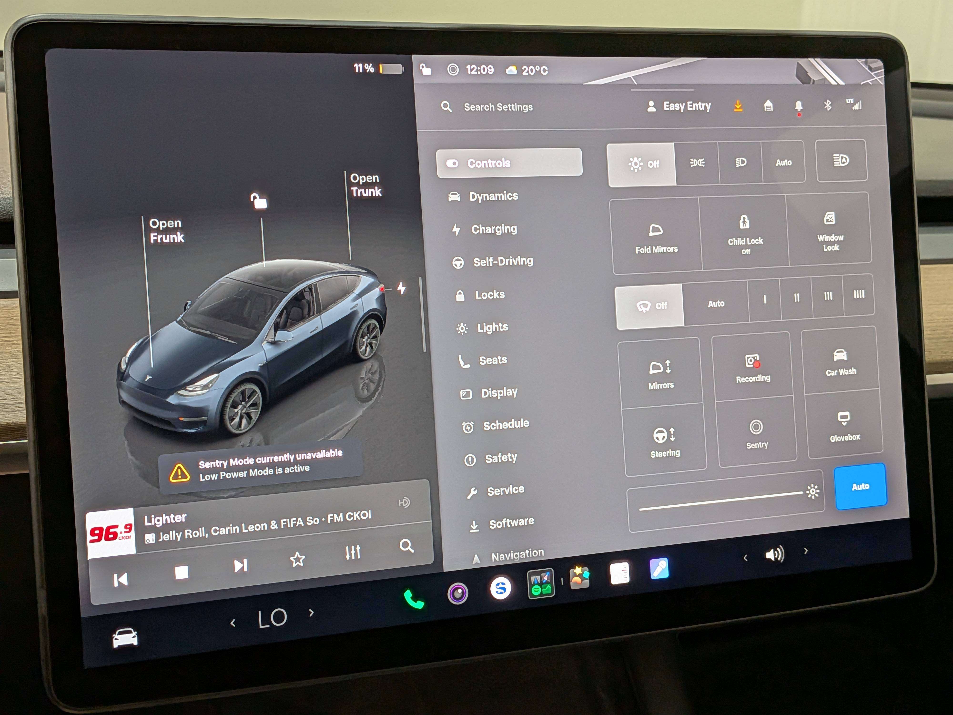Tesla Model Y 2024
