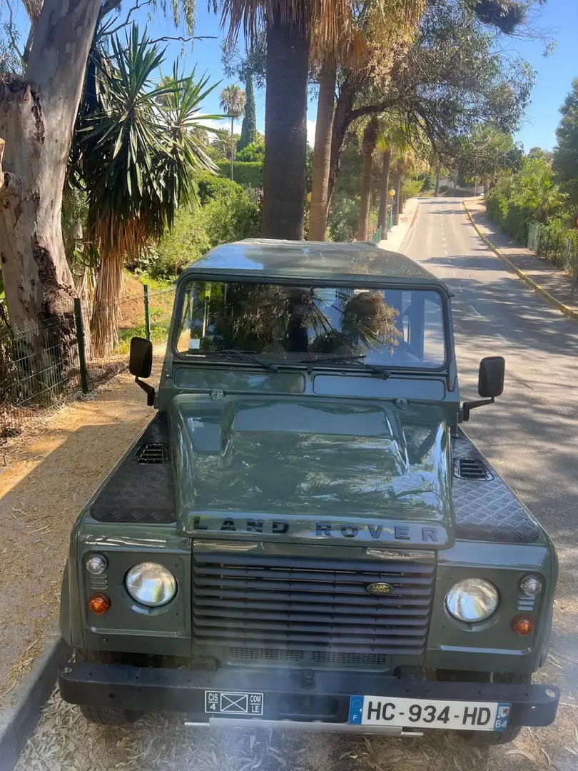 Land Rover Defender 110 Station Wagon SE Verde - 2