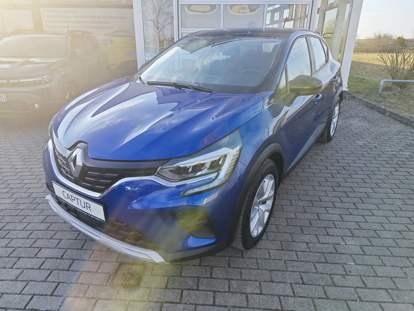 Renault Captur Zen TCe 90 Blau - 2
