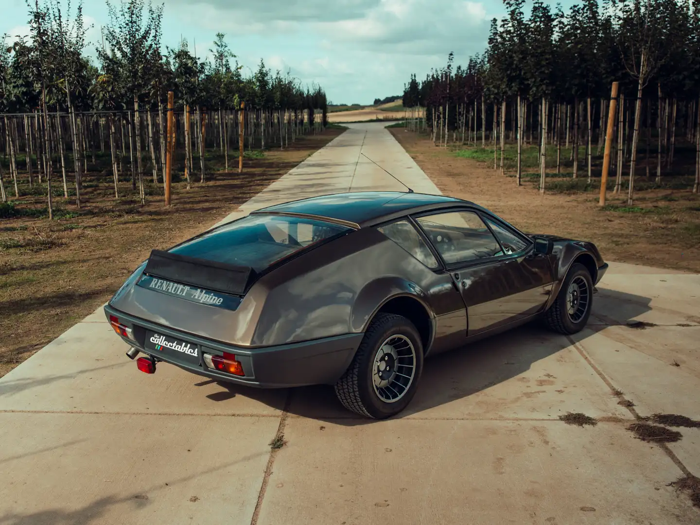 Alpine A310 Renault 2.7 V6 Origineel NL geleverd en in topstaa Braun - 2