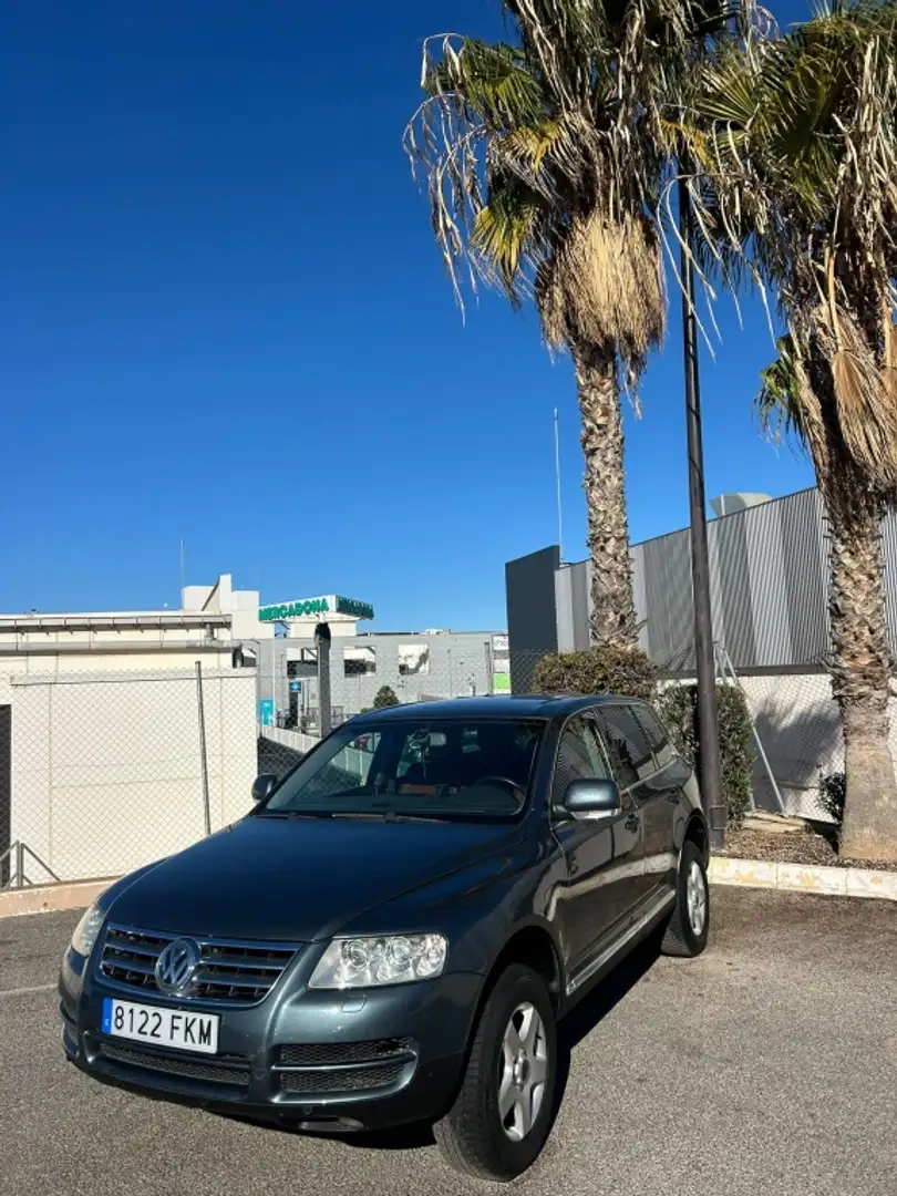 Volkswagen Touareg 2.5TDI R5 Tiptronic Gris - 2