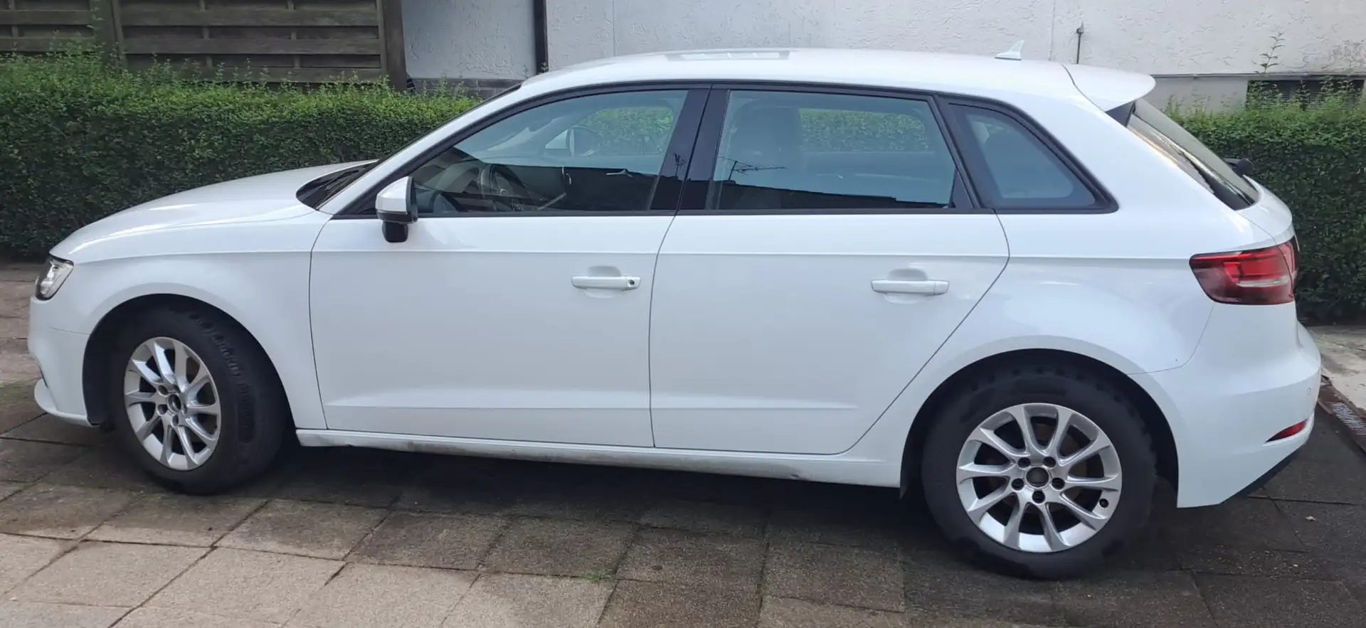 Audi A3 Sportback Weiß - 2