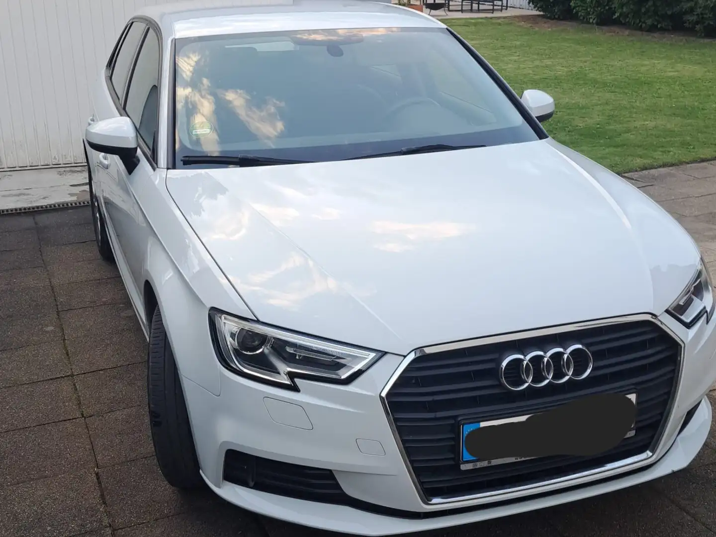 Audi A3 Sportback Weiß - 1