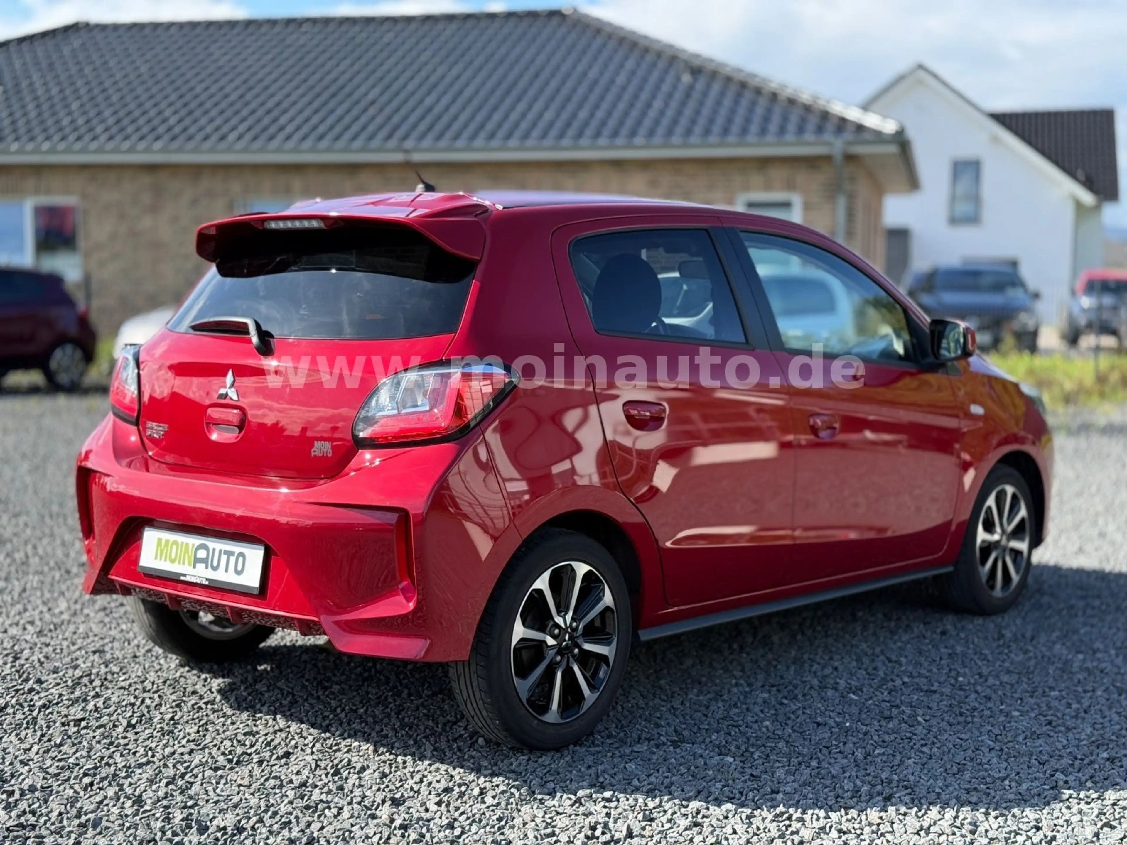 Mitsubishi Space Star Intro Edition+ SHZ NAVI KLIMA APPS — photo 8