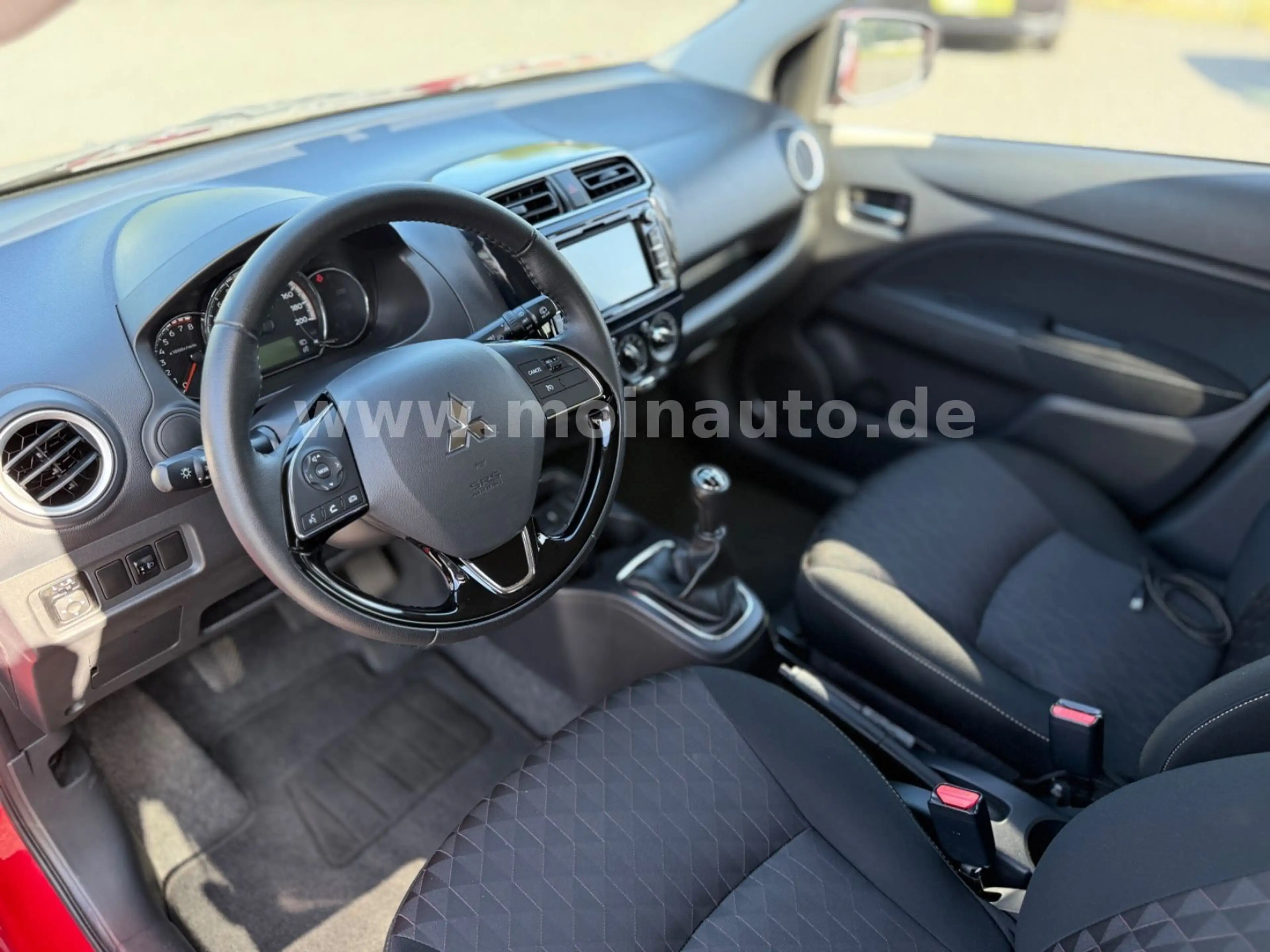 Mitsubishi Space Star Intro Edition+ SHZ NAVI KLIMA APPS — photo 12