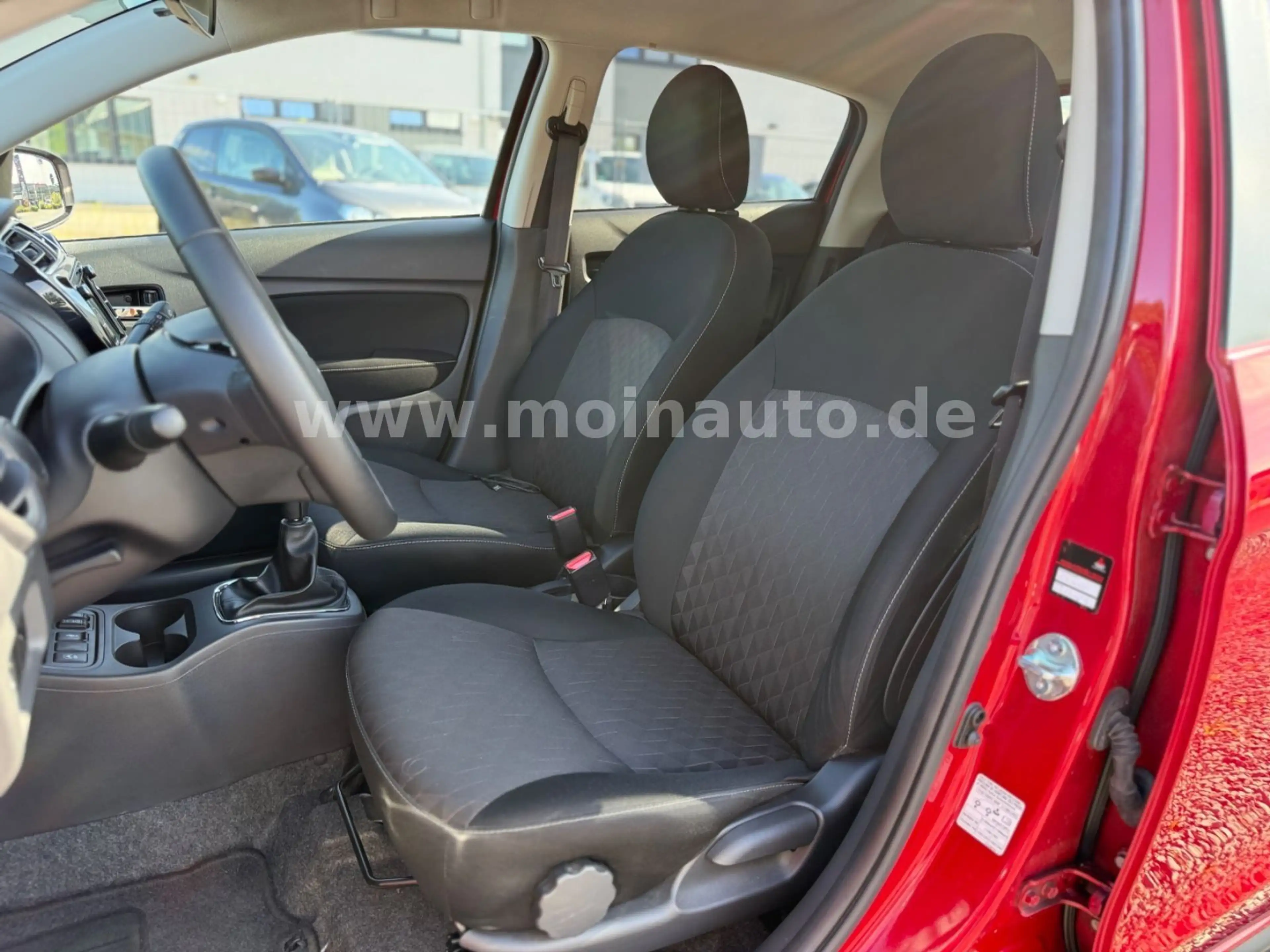Mitsubishi Space Star Intro Edition+ SHZ NAVI KLIMA APPS — photo 11