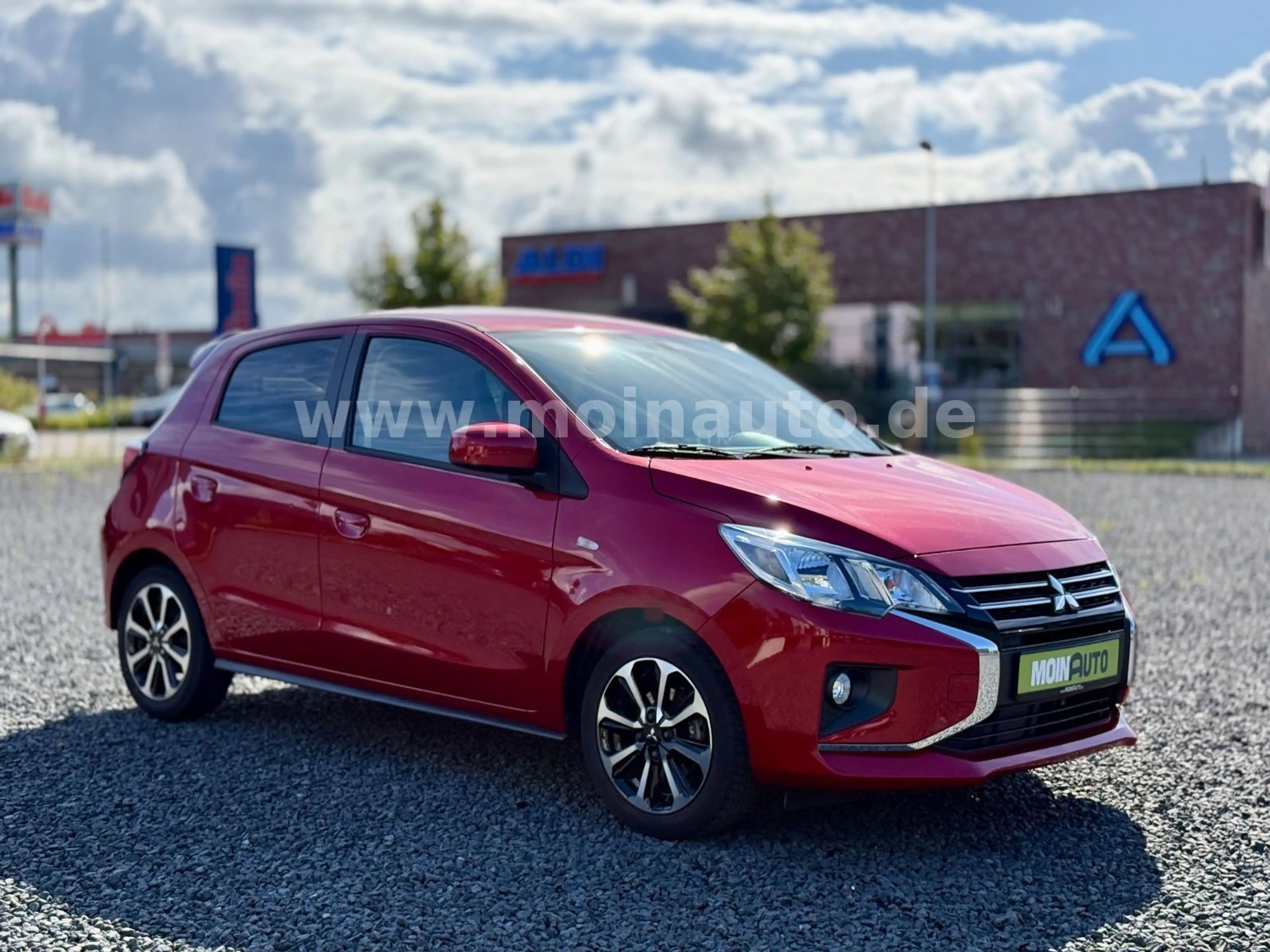 Mitsubishi Space Star Intro Edition+ SHZ NAVI KLIMA APPS