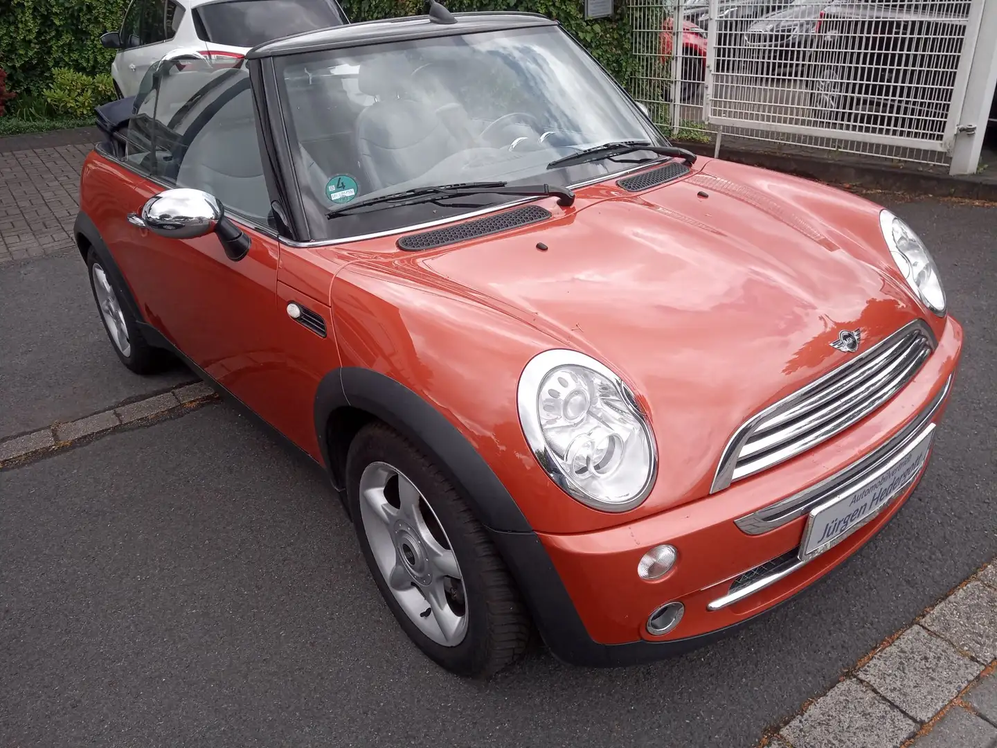 MINI Cooper Cabrio Chili Orange - 2