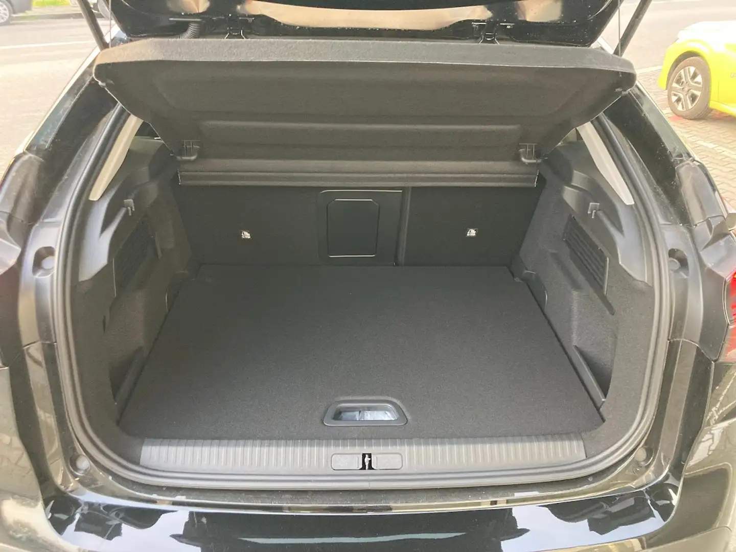 Citroen C4 1.2 PureTech Shine Nero - 2