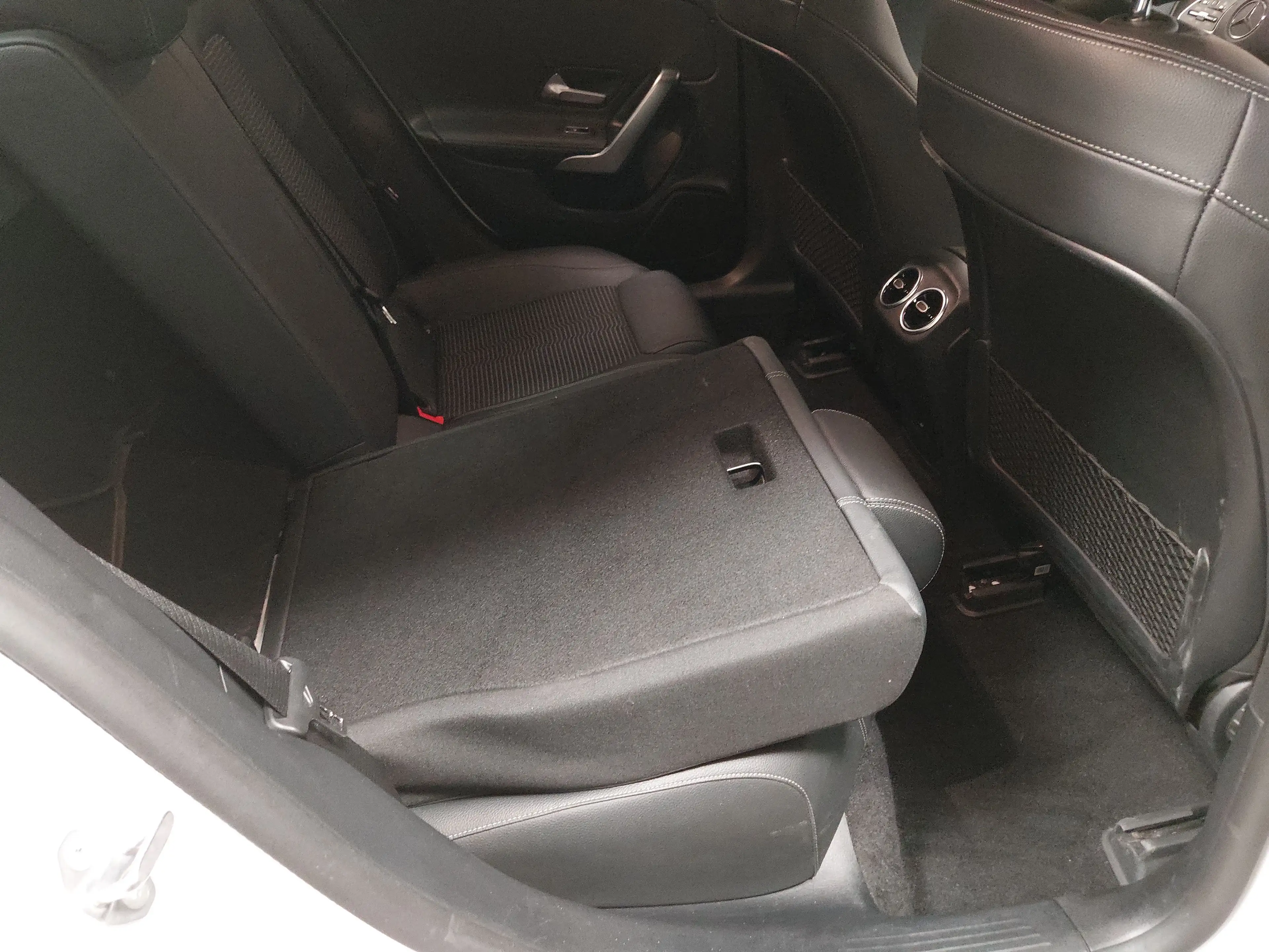 Mercedes-Benz CLA 200 CLA 200 NAVI KLIMAAUT LED RADIO TEMPO SHZ AHK KAMERA T-Leder — photo 11