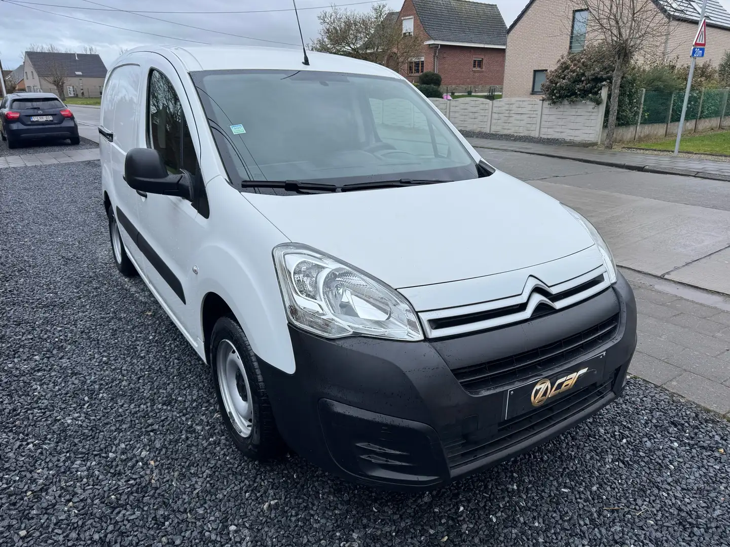Citroen Berlingo 1.6 BlueHDi Feel CLIM/ETAT NEUF/GARANTIE 1AN Blanc - 2