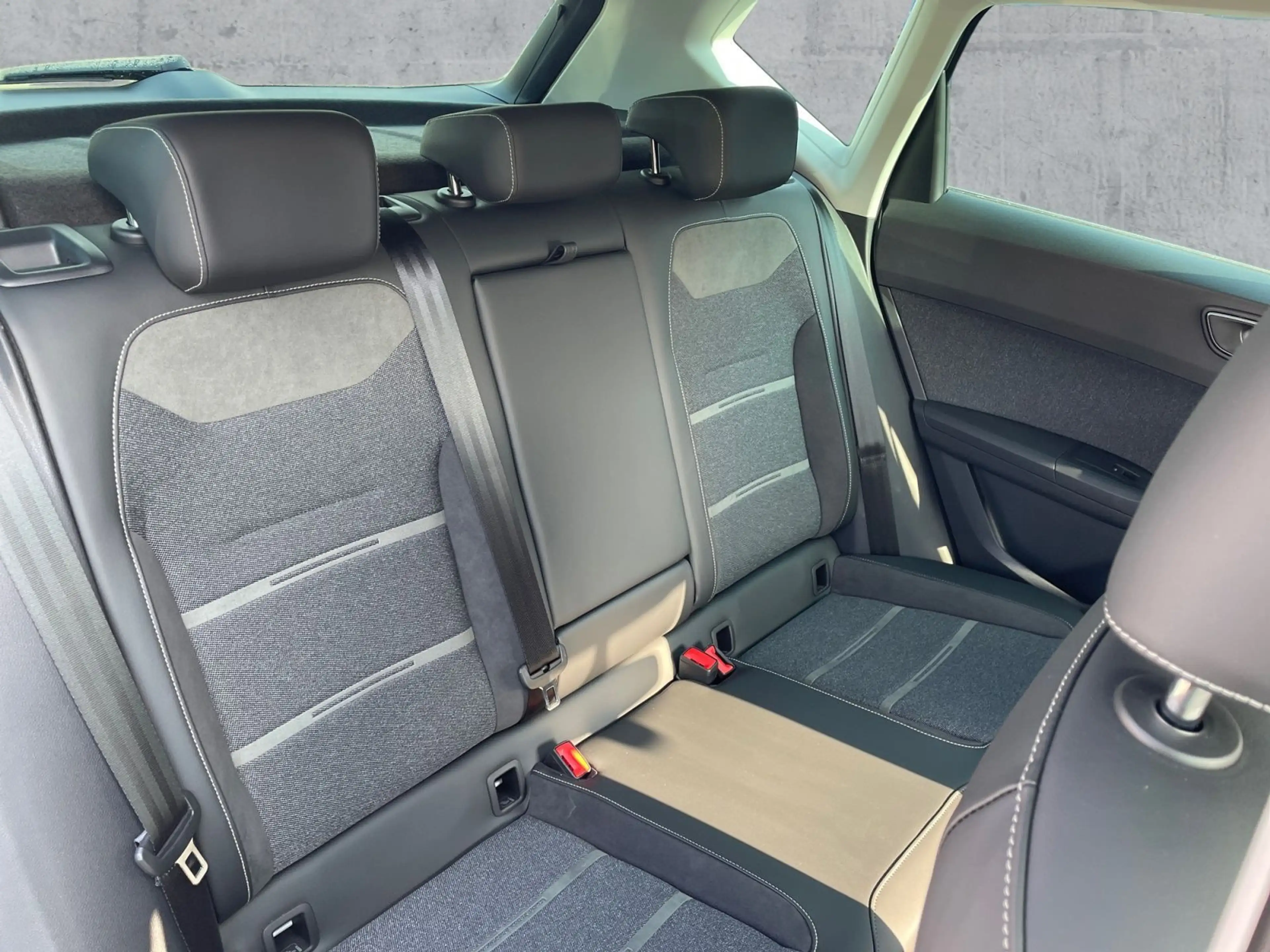 SEAT Ateca 2.0 TDI DSG XPERIENCE LED+NAVI+APP+SHZ+RFK — photo 14