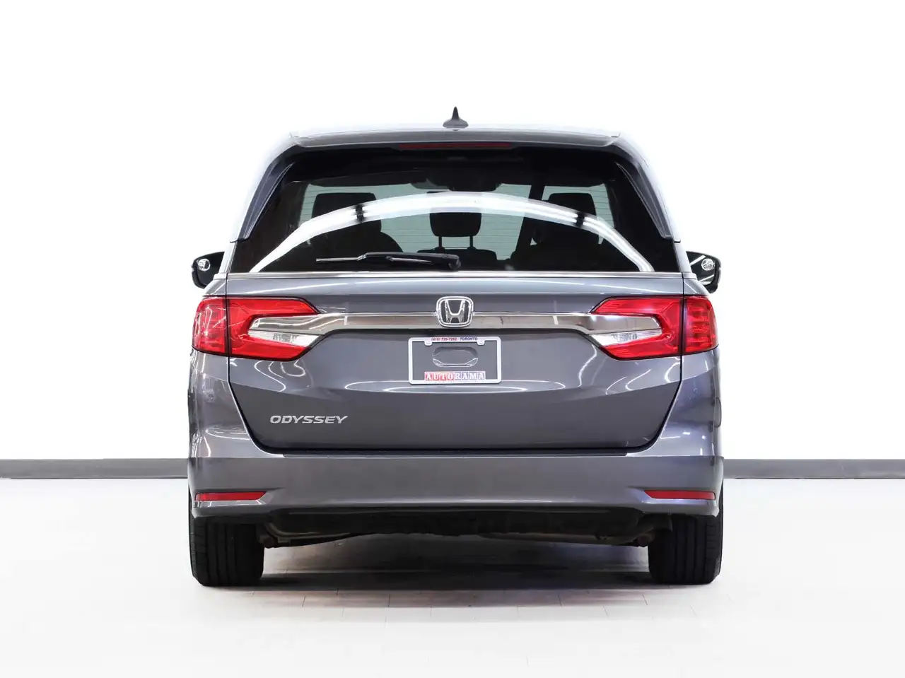 Honda Odyssey снимка Honda Odyssey