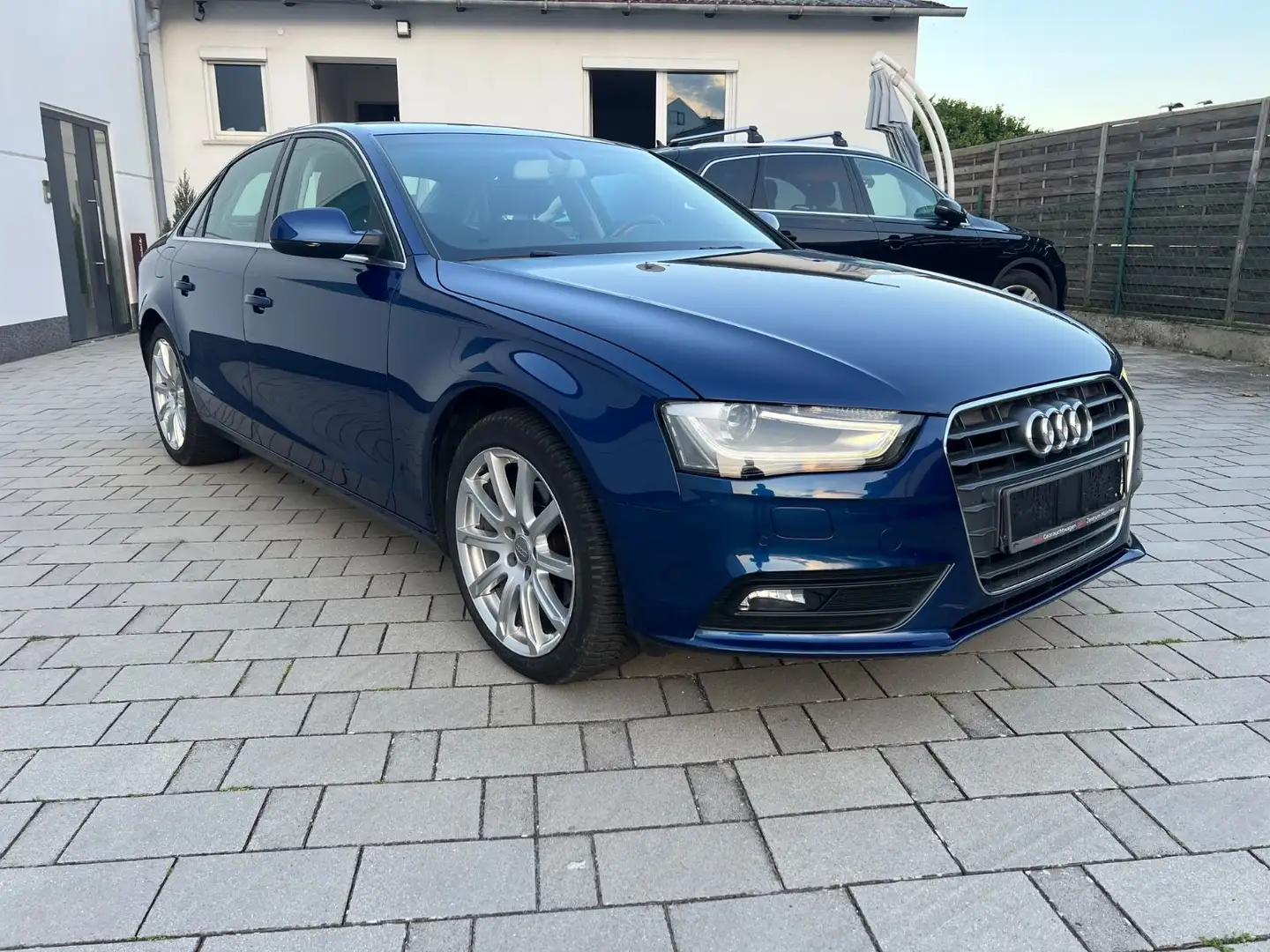 Audi A4 Lim. 2,0 TDi Multitrinic Bleu - 2