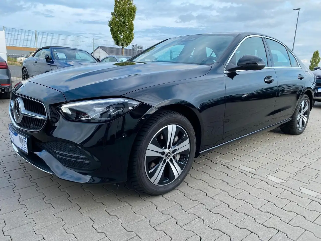 Mercedes-Benz C 300 Lim.e|LASER|NAVI/R-KAM/Plug in/SER.NEU — photo 1 of 19