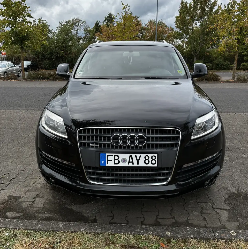 Audi Q7 3.0 TDI DPF quattro tiptronic — photo 1 of 15