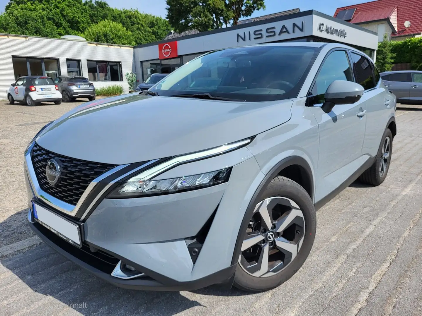 Nissan Qashqai 1.3 N-Connecta Automatik Grau - 1