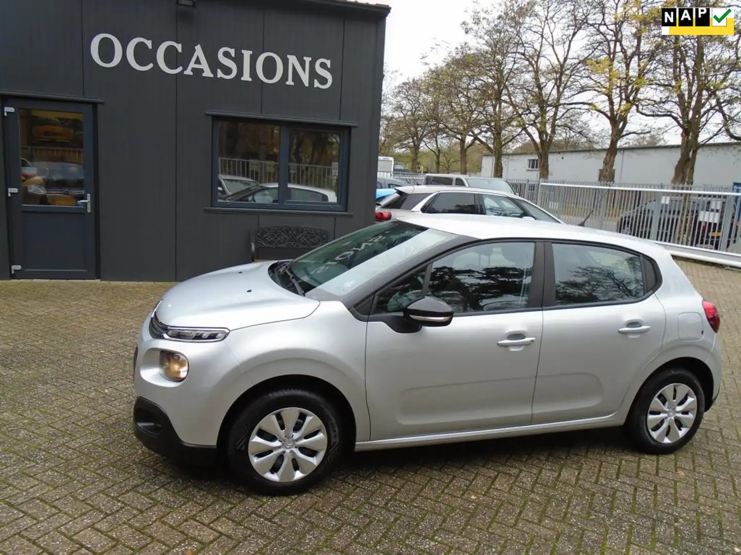 Citroen C3 1.2 PureTech Feel 105g Grijs - 1