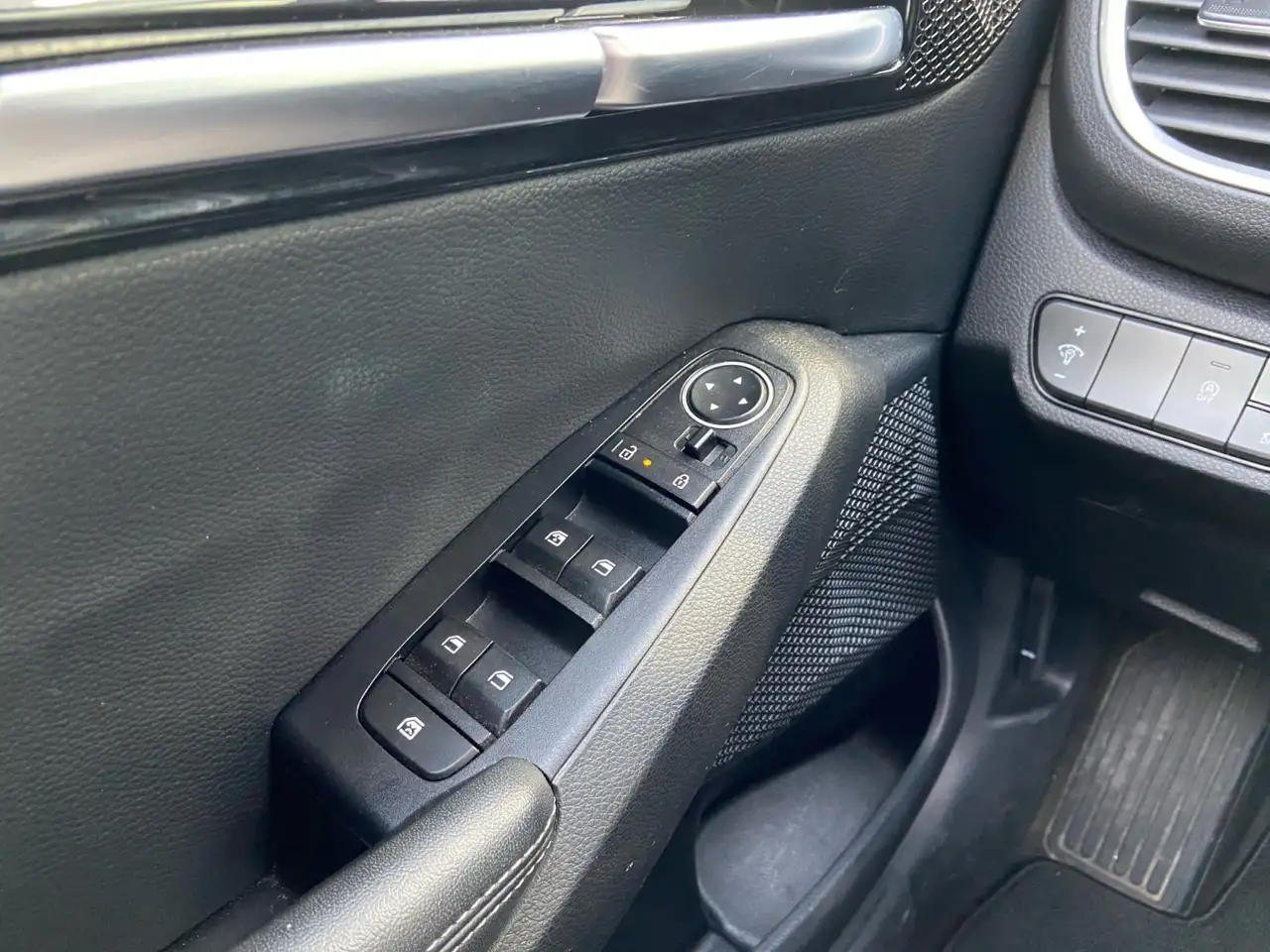 Kia Seltos снимка Kia Seltos