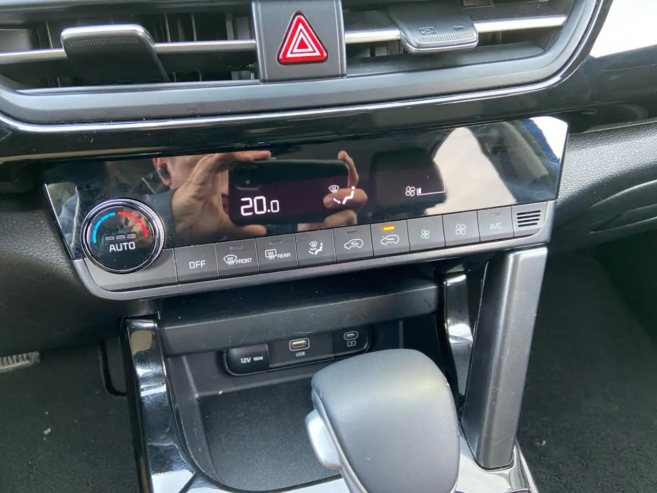 Kia Seltos снимка Kia Seltos