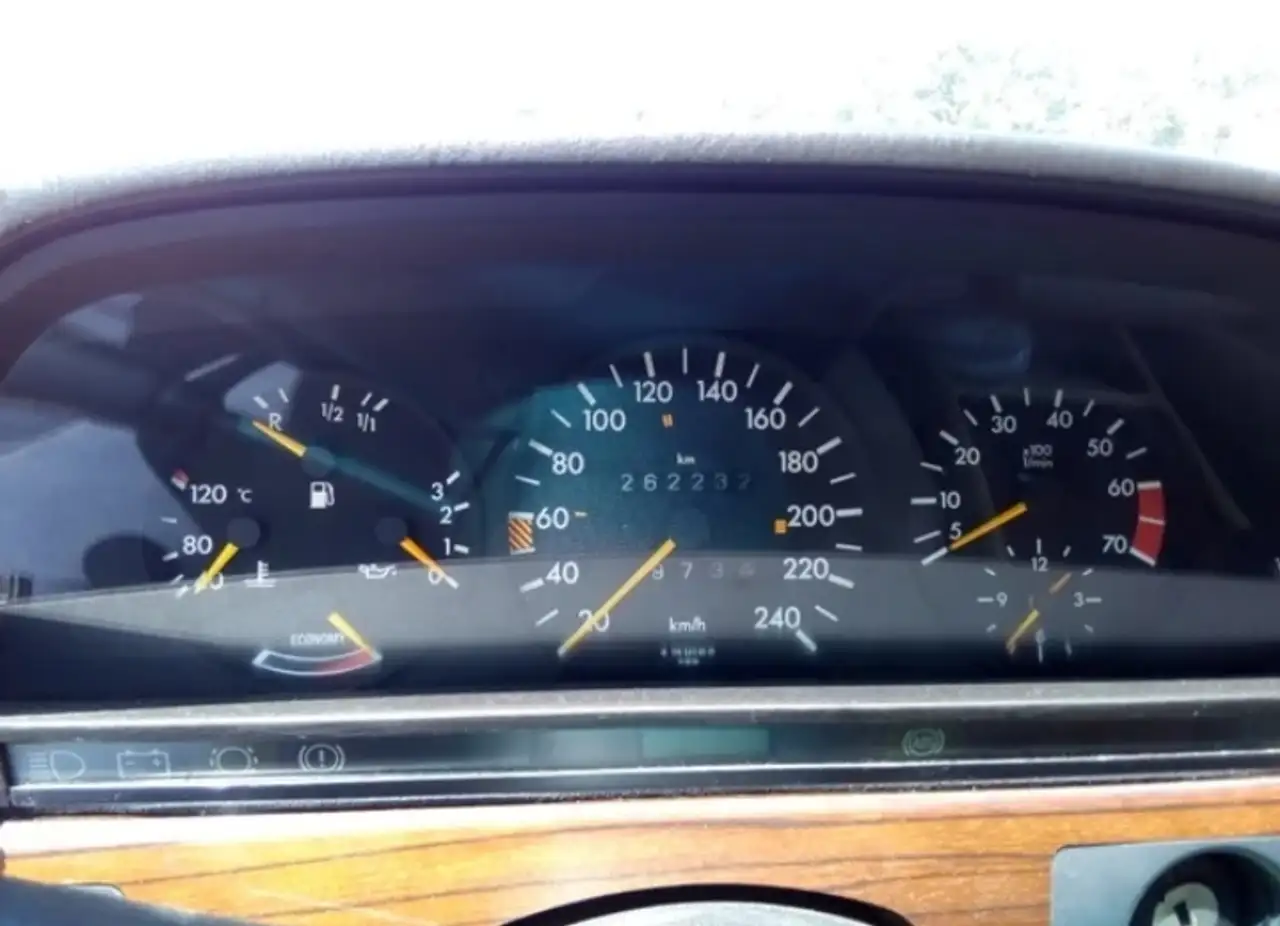 Mercedes-Benz 380 SE, foto 8