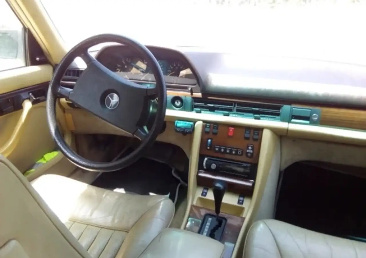 Mercedes-Benz 380 SE, foto 9