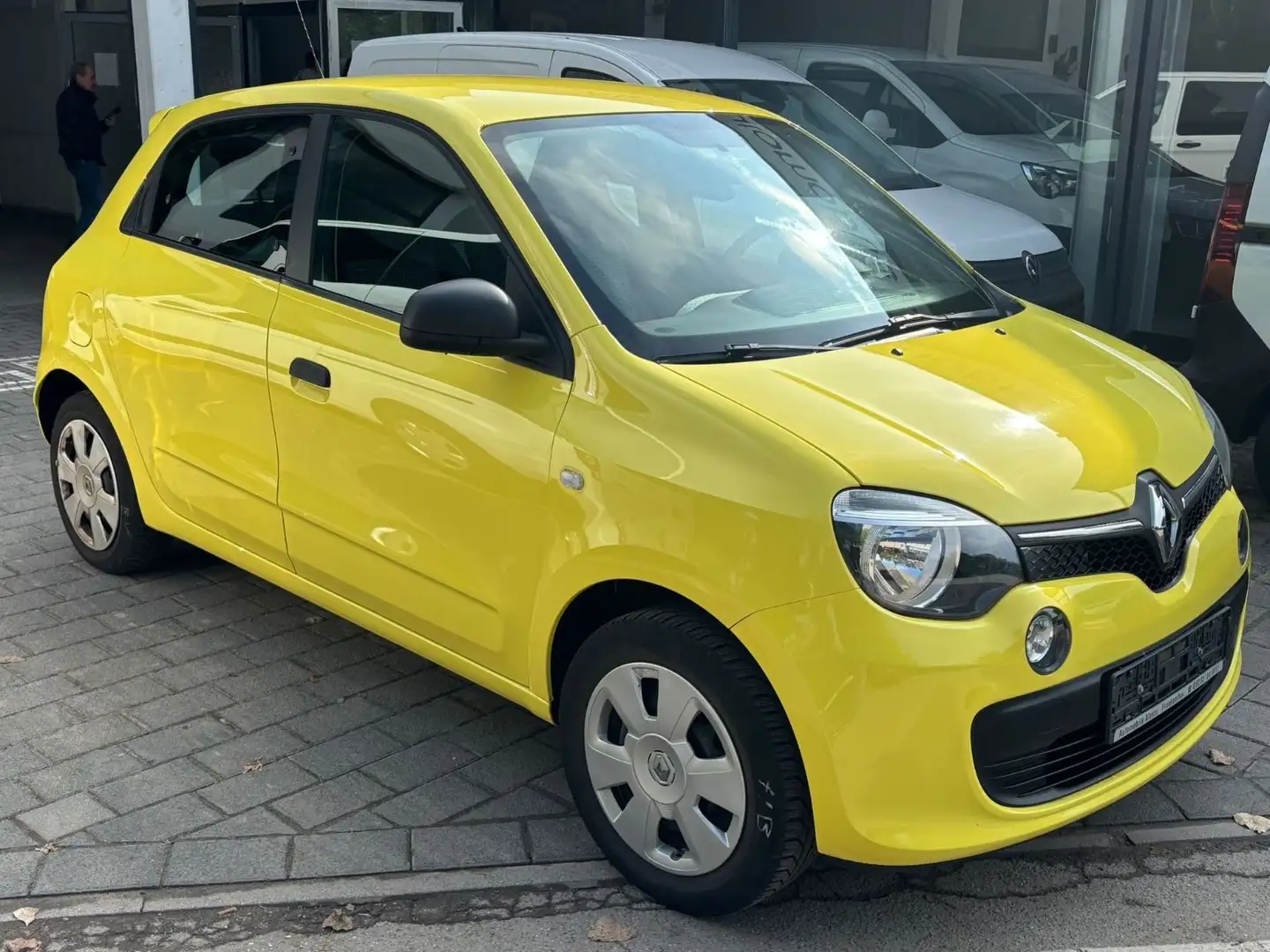 Renault Twingo Expression Gelb - 1