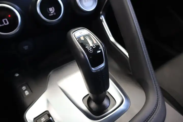 Jaguar E-Pace 2.0P 4WD Auto 2020, foto 24