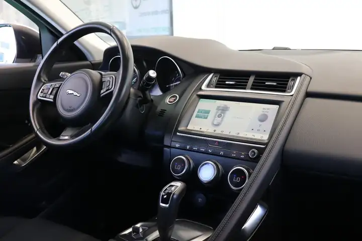 Jaguar E-Pace 2.0P 4WD Auto 2020, foto 11