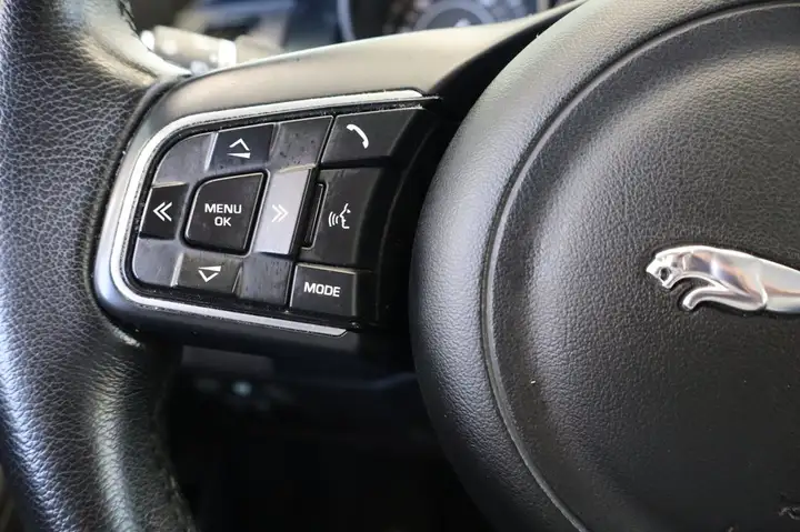 Jaguar E-Pace 2.0P 4WD Auto 2020, foto 13