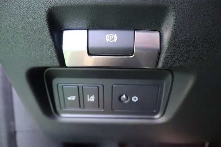 Jaguar E-Pace 2.0P 4WD Auto 2020, foto 17
