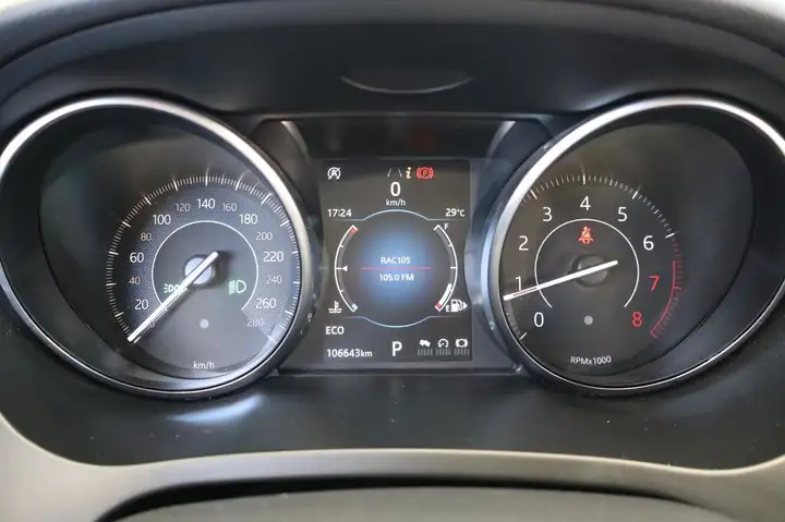 Jaguar E-Pace 2.0P 4WD Auto 2020, foto 19