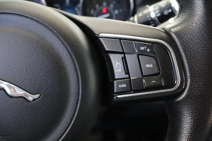 Jaguar E-Pace 2.0P 4WD Auto 2020, foto 14