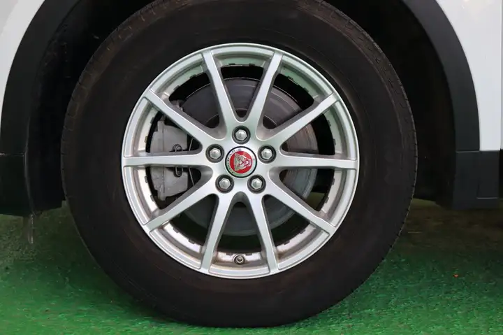 Jaguar E-Pace 2.0P 4WD Auto 2020, foto 9