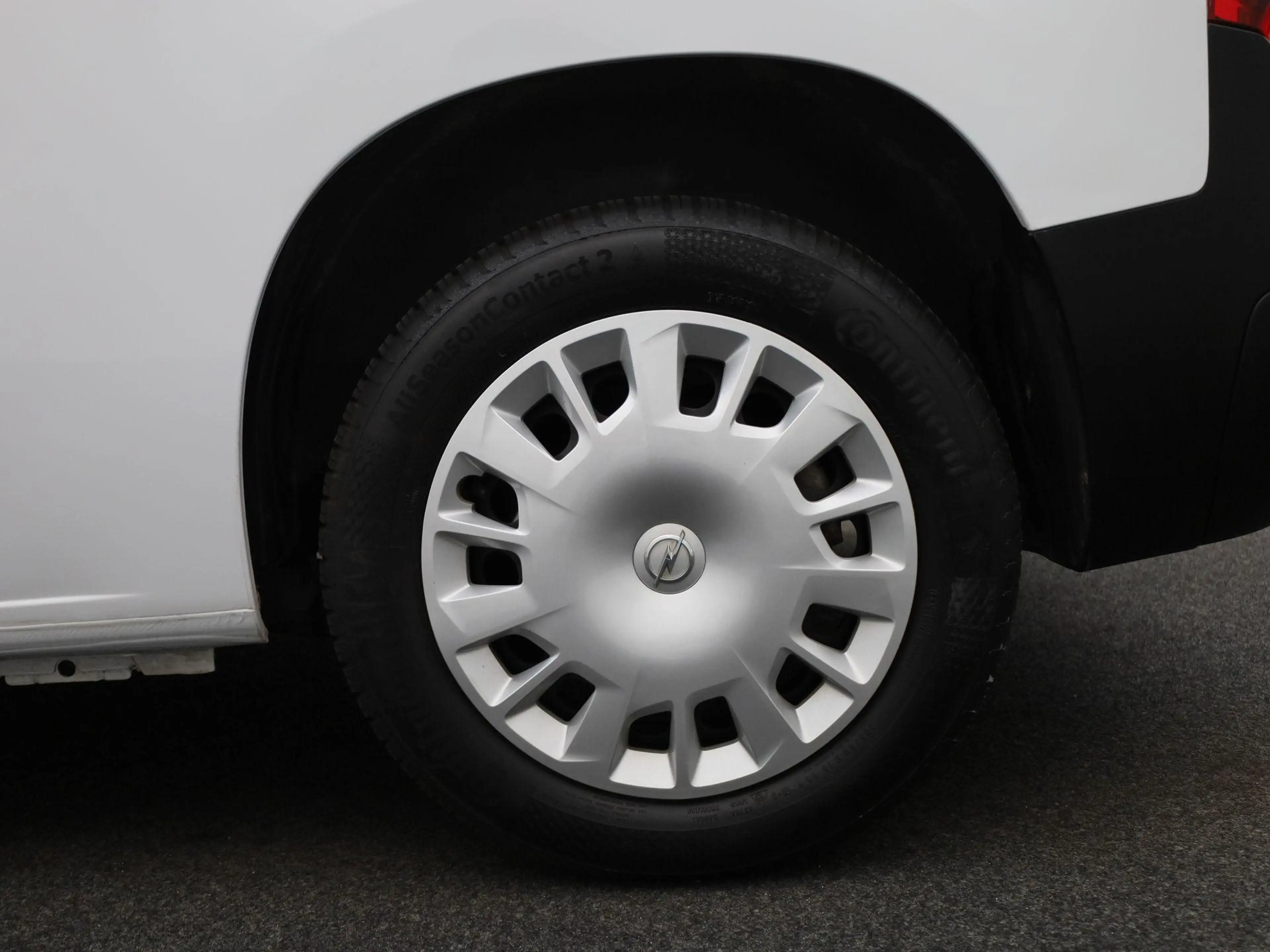 Opel Combo Life 1.5 Turbo D 75kW S/S Edition Pl L1H1 — photo 14