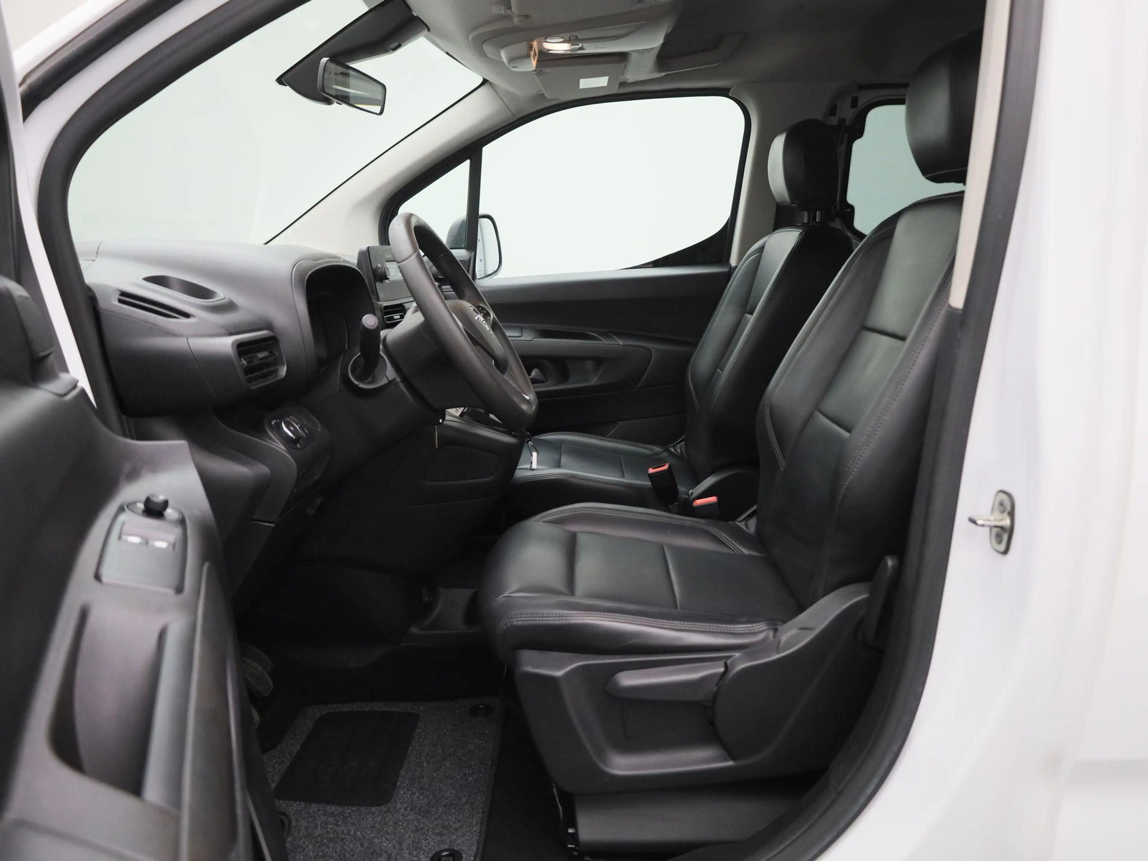 Opel Combo Life 1.5 Turbo D 75kW S/S Edition Pl L1H1 — photo 13