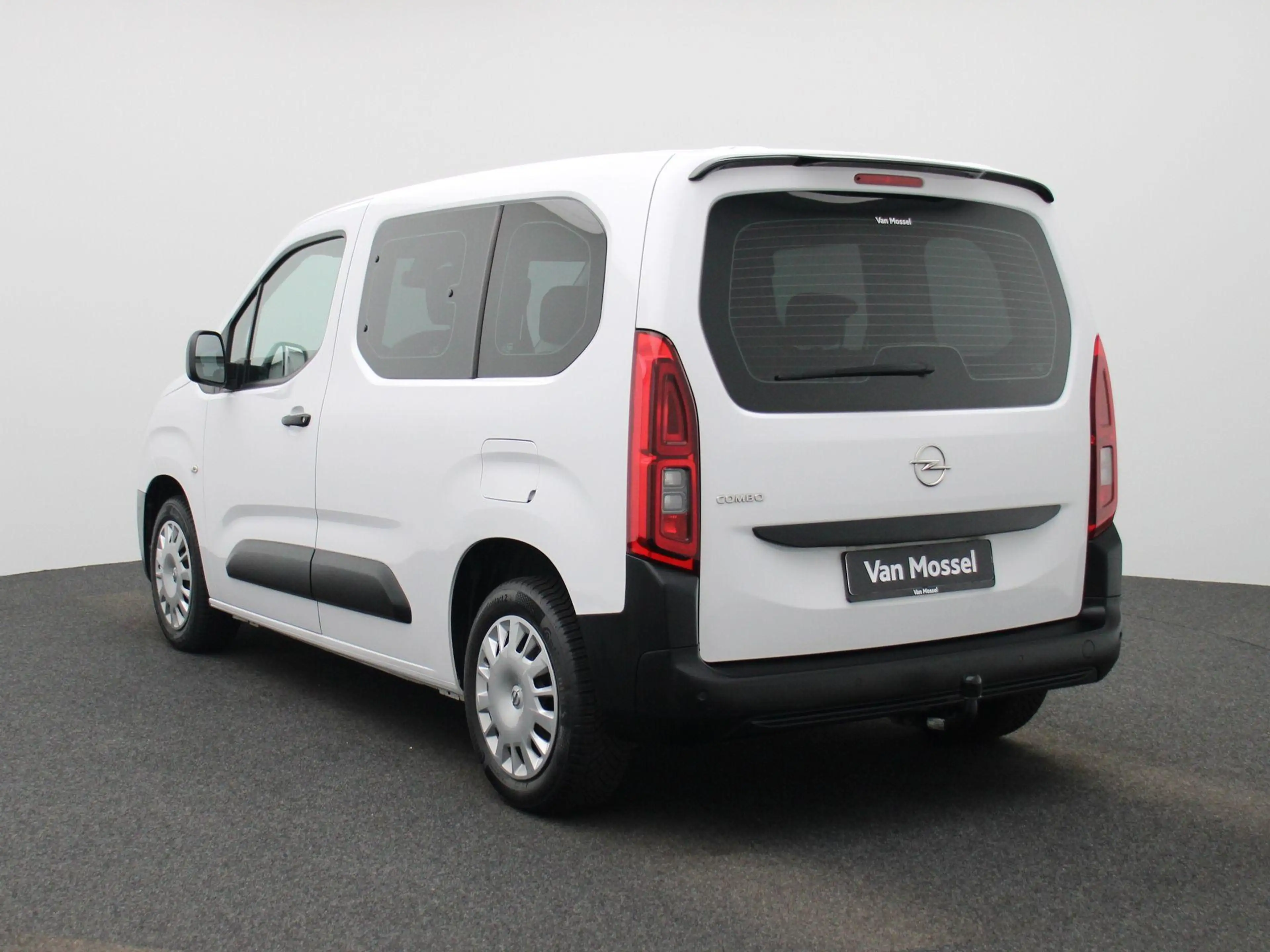 Opel Combo Life 1.5 Turbo D 75kW S/S Edition Pl L1H1 — photo 2