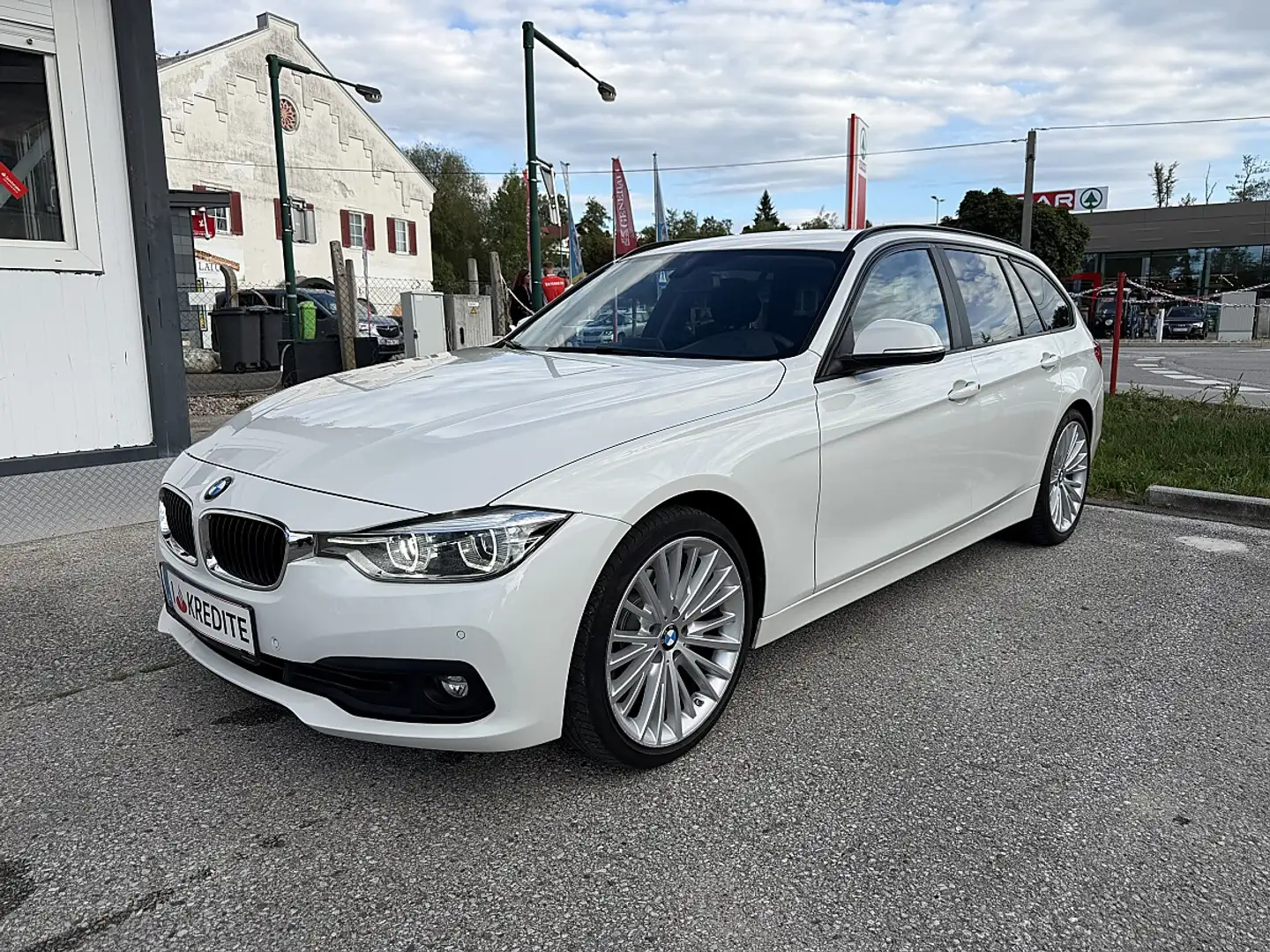 BMW 320 d Touring Advantage *LED*SHZ*8-FACH* Weiß - 2