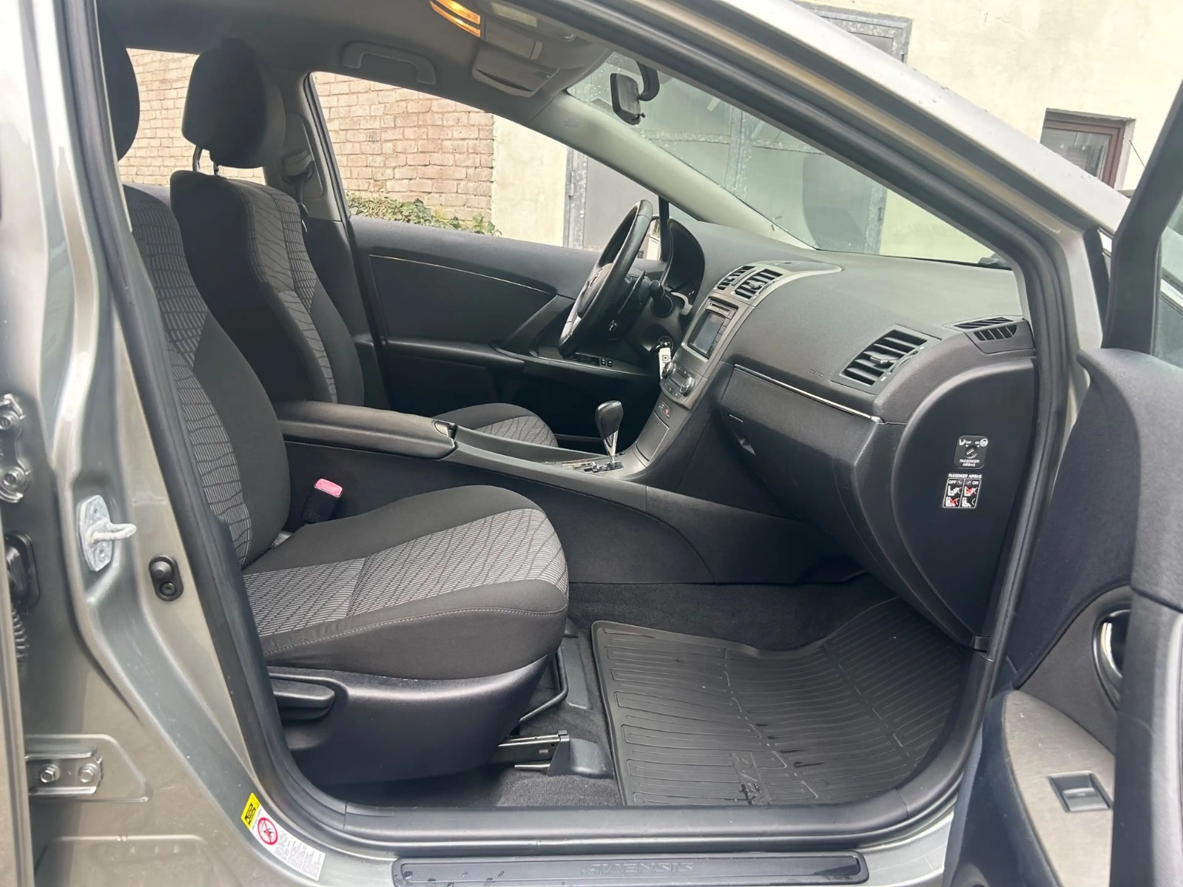 Toyota Avensis Kombi 2.2 D-4D Edition AUTOMATIK, *Navi* — photo 14
