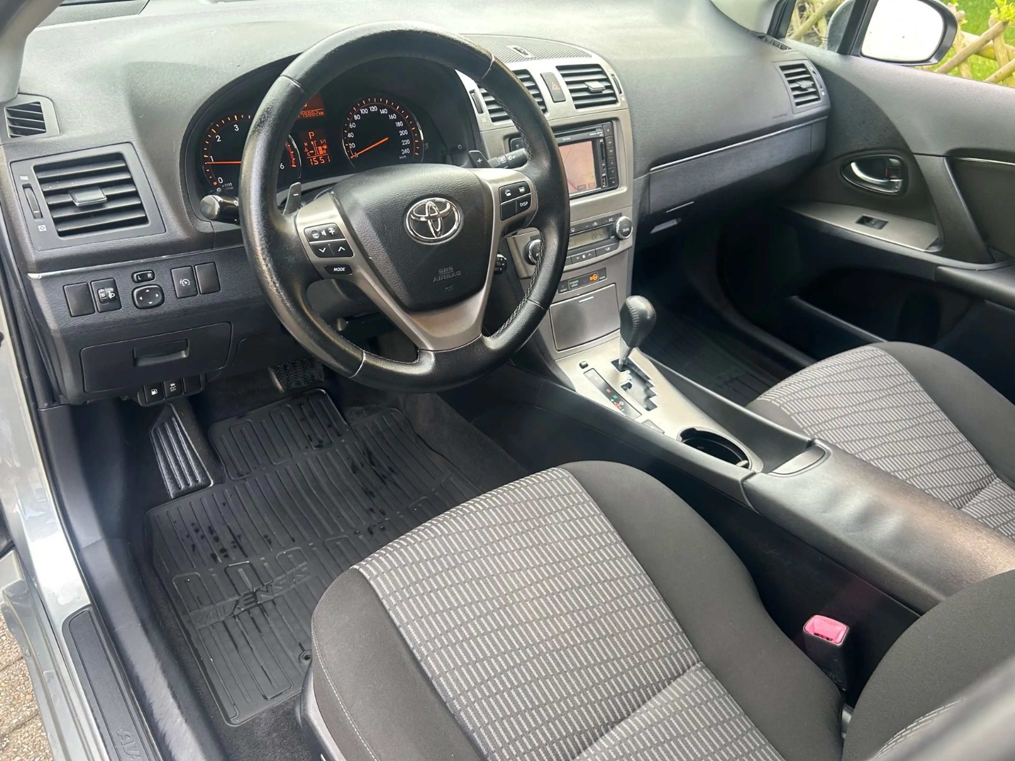 Toyota Avensis Kombi 2.2 D-4D Edition AUTOMATIK, *Navi* — photo 10