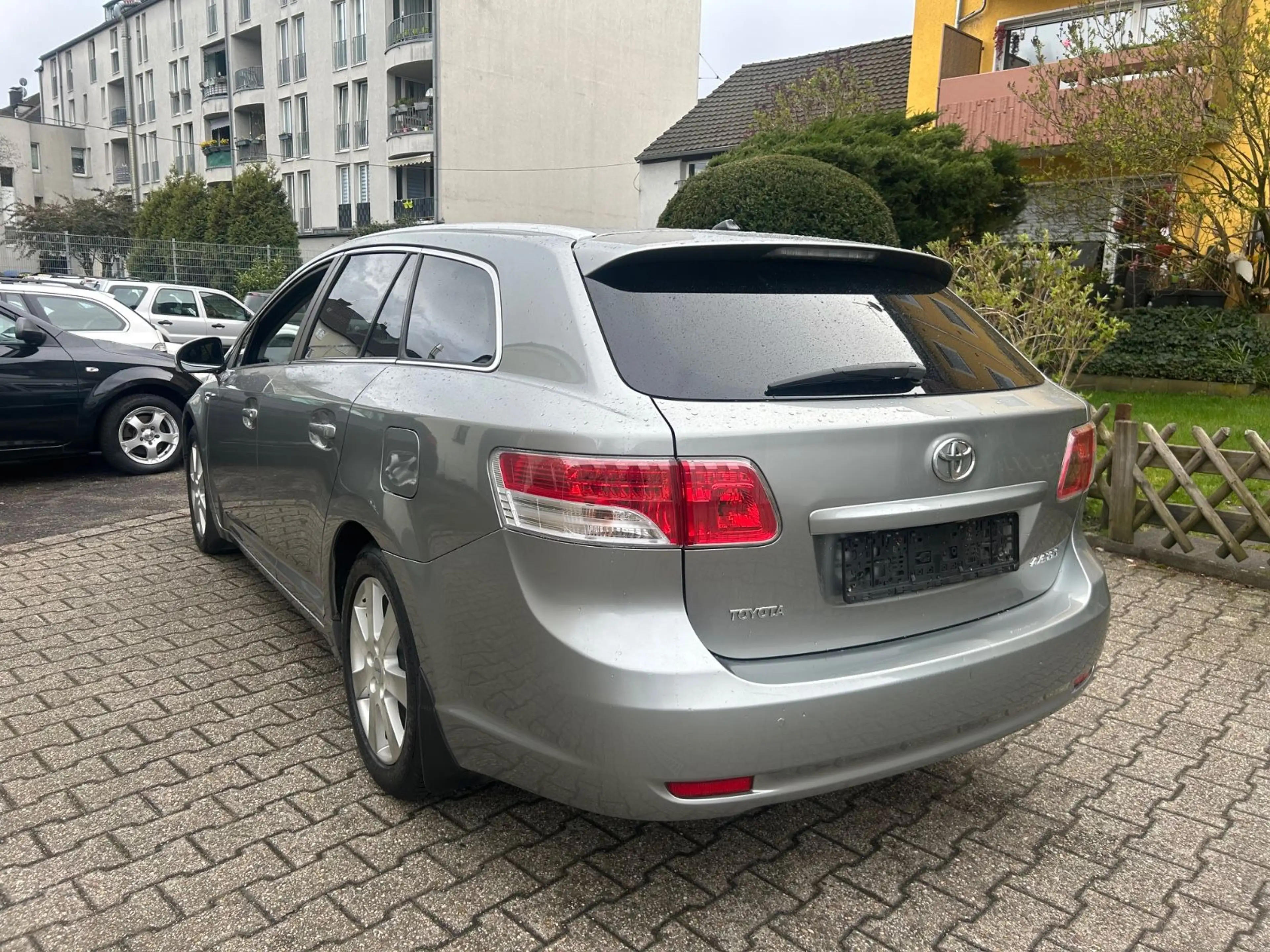 Toyota Avensis Kombi 2.2 D-4D Edition AUTOMATIK, *Navi* — photo 4