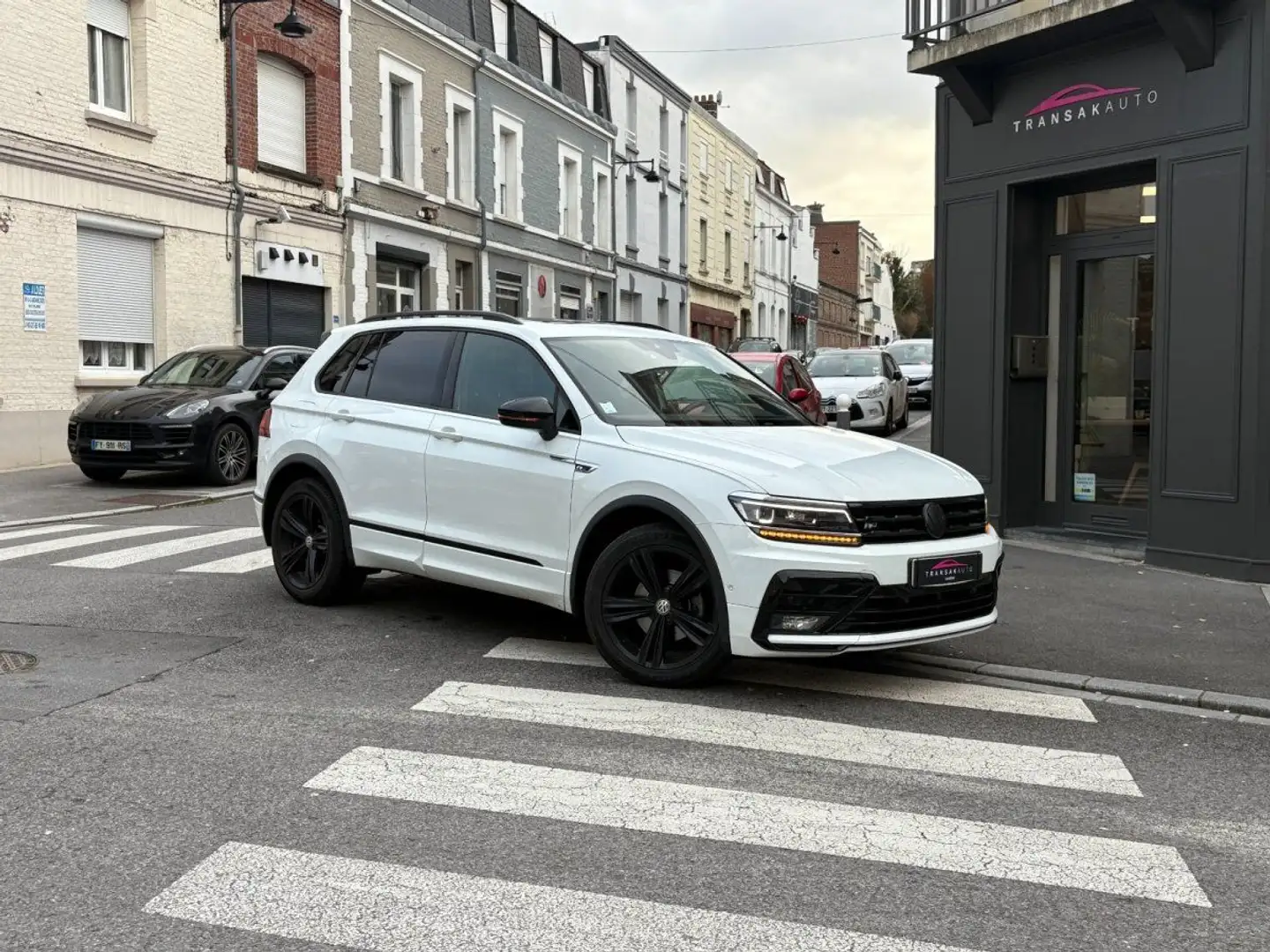Volkswagen Tiguan 2.0 TDI 150 DSG7 Black R-Line / TOIT OUVRANT / ENTRETIEN VW / SIEGES ELECTRIQUE A MEMOIRE CHAUFFANT Blanc - 1